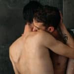 Hvorfor man har sex: To menn har sex i dusjen. Illustrasjonen antyder at sex handler om mer enn forplantning.
