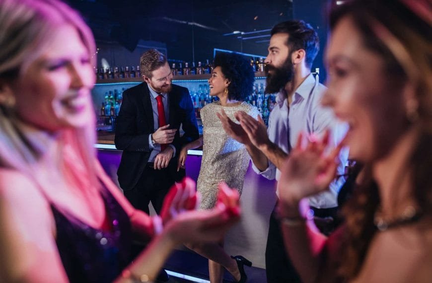 Dating at the swinger club